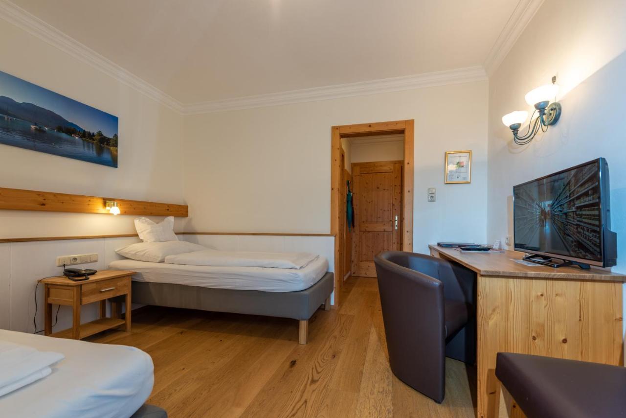 Hotel & Restaurant Ragginger Attersee نسدورف ام اترسي المظهر الخارجي الصورة