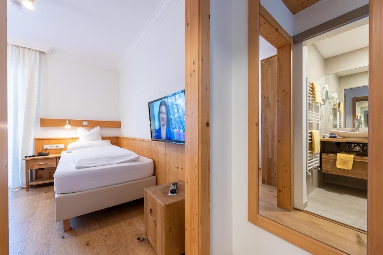 Hotel & Restaurant Ragginger Attersee نسدورف ام اترسي المظهر الخارجي الصورة